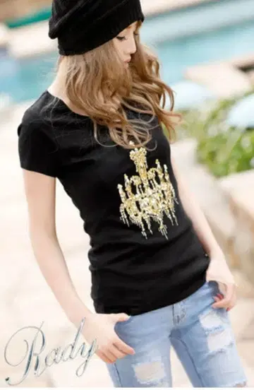 샹들리에 비쥬 상의 T셔츠