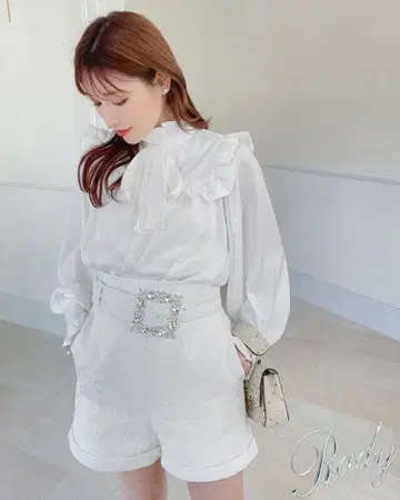 비쥬 버클 벨트 트위드 숏팬츠