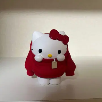 산리오 옷 갈아입는 중 헬로키티