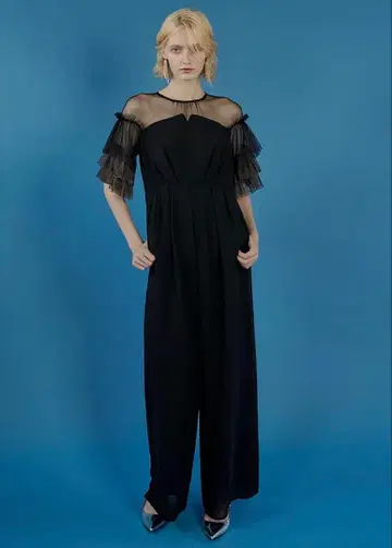 [ et.UNiVER ] Frill laverd sleeve dress