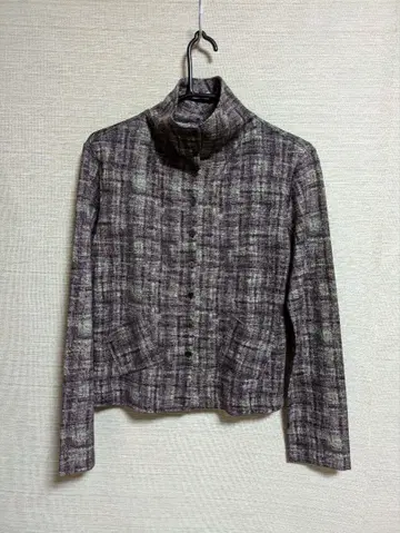 보라색과 그레이 체크 무늬 자켓