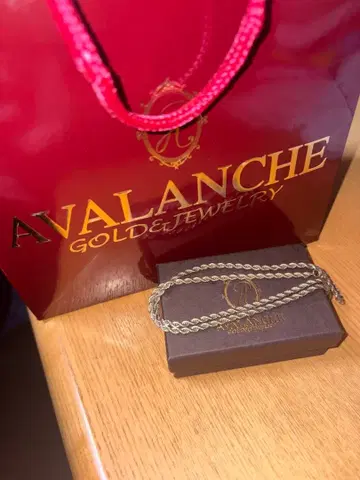 AVALANCHE 트위스트 체인 목걸이 아발란치