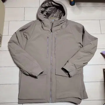 UNIQLO XL 베이지 하이브리드 다운 후드티 (3D 컷)