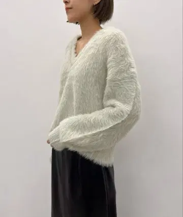 STUNNING LURE V넥 긴팔 스웨터 M