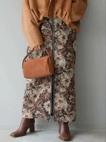 신상 Lumier 뤼미에 고블랑 타이트 스커트 베이지