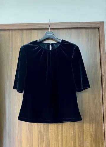 르네 Rene 벨로아 상의