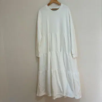 DONOBAN 도노반 속기모 티어드 원피스 아이보리