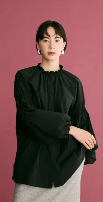 #Newans 셔링 넥 볼륨 슬리브 셔츠