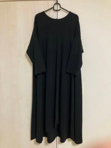 BEARDSLEY 비어즐리 플레어 원피스 블랙