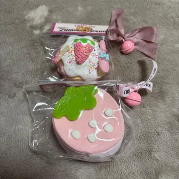 스퀴즈 딸기 케이크