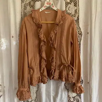 잉게보그 INGEBORG 핀턱 오버 블라우스 핑크하우스