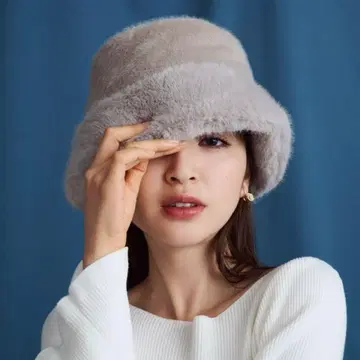 CELFORD 셀포드 인조 모피 로고 펄 장식 버킷 햇