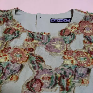 엠앤드쿄코 프린지 절개 블라우스