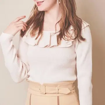 트란테안 손 드 모드 스퀘어 프릴 리브 니트