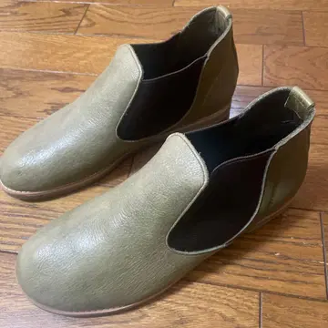 올리브 그린 사이드 고어 부츠