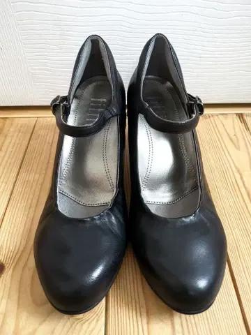 fitfit 피프스 블랙 스트랩 펌프스