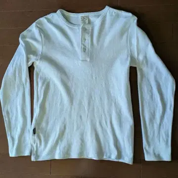 화이트 헨리넥 셔츠 3버튼