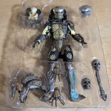 프레데터 피규어