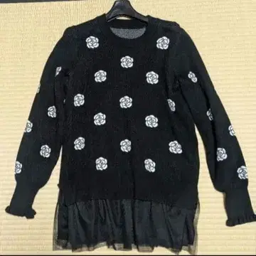 꽃무늬 디자인 블랙 긴팔 니트 S 사이즈