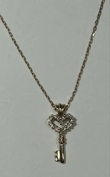 에테 K10 하트 키 모티브 큐빅 목걸이