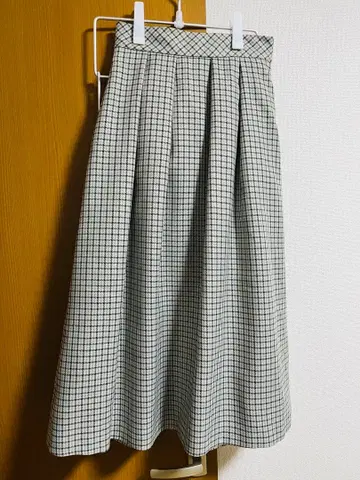 어반 리서치 건클럽 체크 플레어 스커트