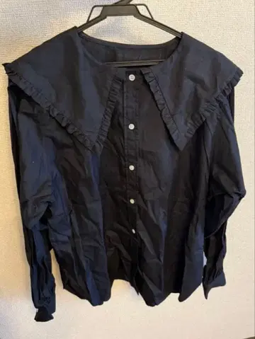 Oriens 블랙 프릴 옷깃 셔츠