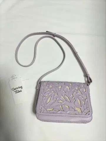 카빙 라이브스 Amelia 라벤더