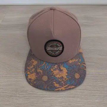 NEWERA Quiksilver 플라워 패턴 캡