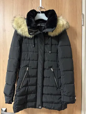 ZARA 블랙 다운 자켓 퍼 포함 XS 블랙