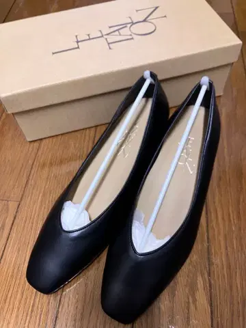 일본제 미사용 새상품 Le Talon 블랙 펌프스