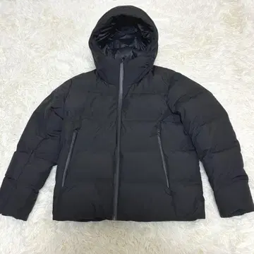 [컨디션 최상] 심리스 다운 후드티 (3D 컷) M 블랙