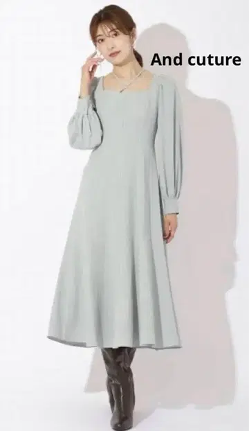 And cuture 앙데팡당 크로스넥 배색 스티치 원피스