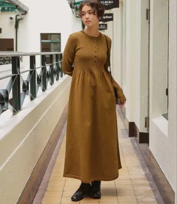 브라운 니트 원피스 긴팔