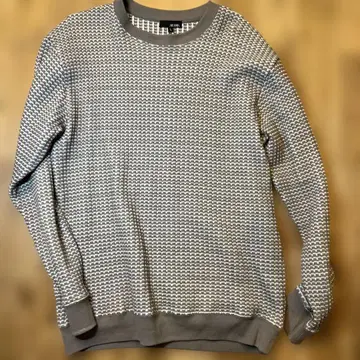 RUBIK 베이지 계열 니트 스웨터