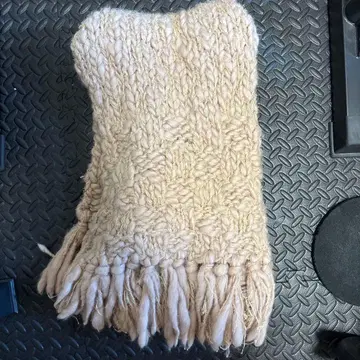 Kota Gushiken a bumpy scarf