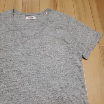 할리우드 런치마켓 낙타 원포인트 자수 V넥T셔츠 일본제