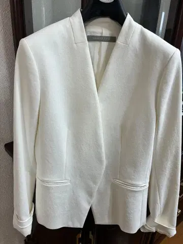 theory luxe 노카라 자켓 화이트