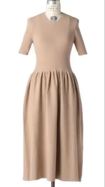 새상품급 Drawer 16G 하찌 플레어 니트 원피스