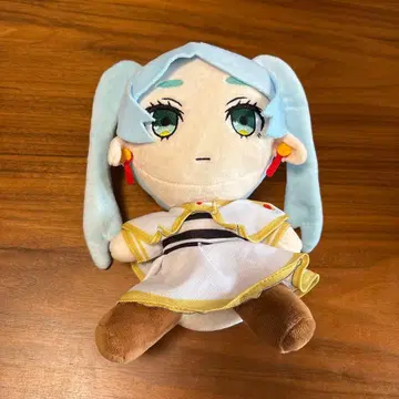 장송의 프리렌 봉제 인형