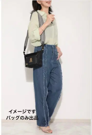 ADMJ 발수 나일론 럭스 크로스백