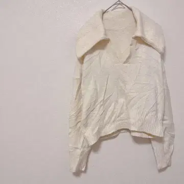 아이보리 V넥 니트 와이드 카라 부착