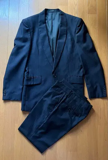 P.S.F.A. 네이비 스트라이프 정장 세트