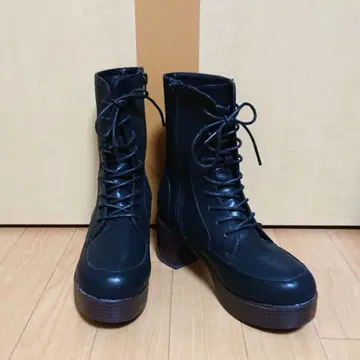 레이스업 미들 부츠