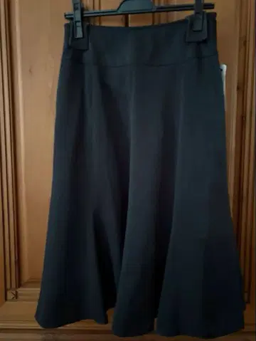 [ 미사용 새상품 ] BELLE MAISON 새틴 머메이드 스커트