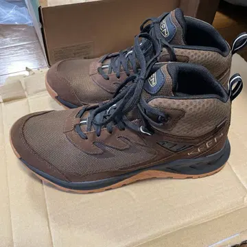 KEEN 트레킹 슈즈