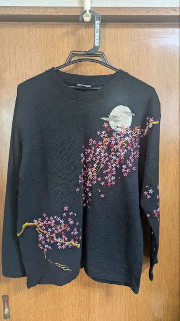 일본 국내산 벚꽃 자수 긴팔 티셔츠 M