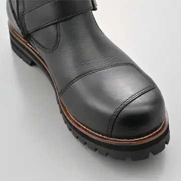 블랙 가죽 엔지니어 부츠