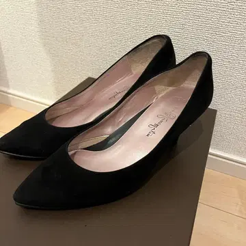 블랙 스웨이드 스틸레토 하이힐 Ginza Kanematsu