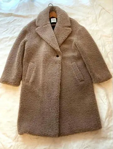 ZARA 테디베어 코트