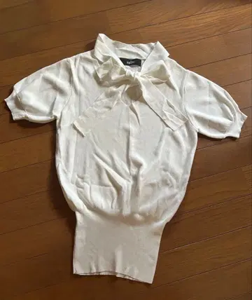 화이트 리본 귀여운 심플 고급스러운 데이트